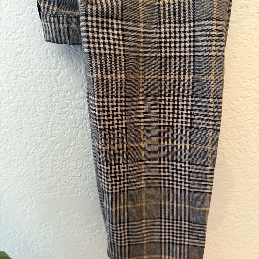 Plaid skinny leg trousers in Gray and Yellow